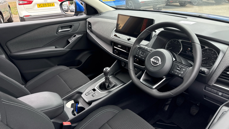 Nissan Qashqai 1.3 DiG-T MH Acenta Premium 5dr Petrol Hatchback